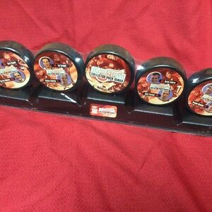 NHL DETROIT REDWINGS collector pucks